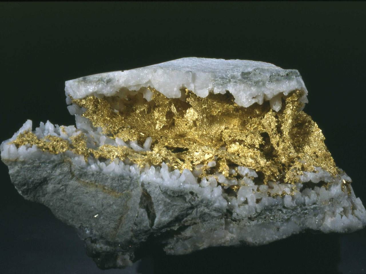 Самородное золото минерал